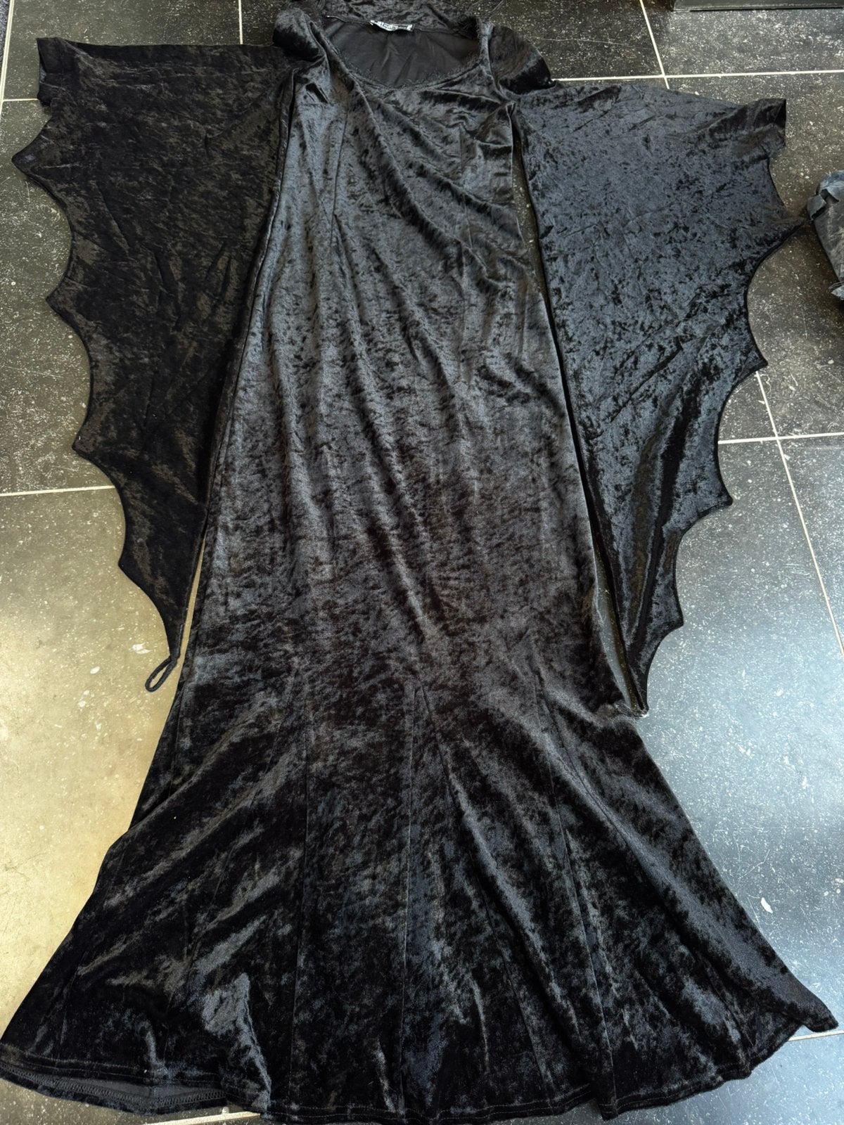 Halloween kleding dames s-m met pruik kroon en sluier, Ophalen of Verzenden, Zo goed als nieuw, Kostuum, Halloween of Griezel