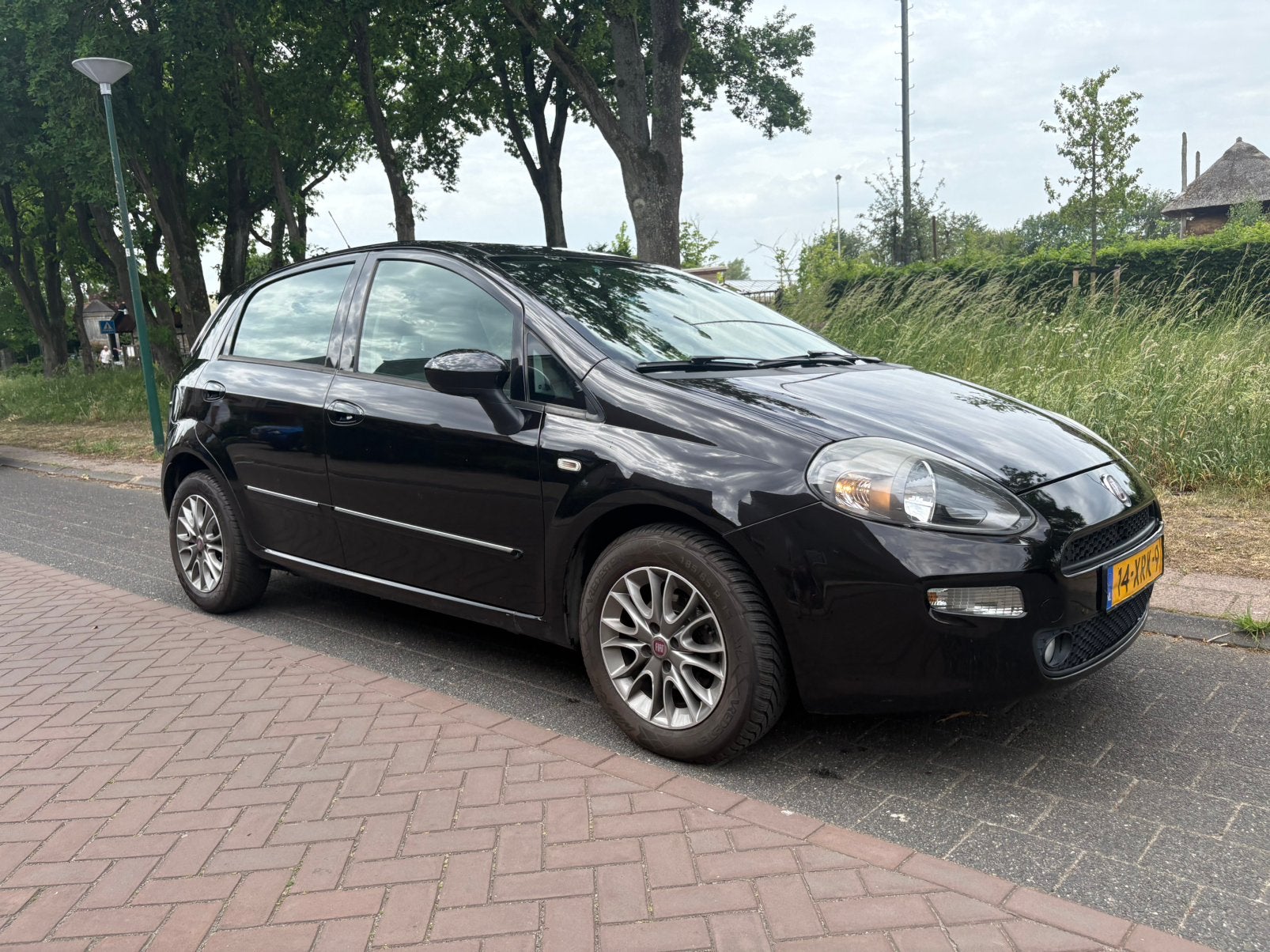 Fiat Punto 0.9 Twinair 85 5-D 2012 Zwart cruise control, Auto's, Voorwielaandrijving, Origineel Nederlands, 24 km/l, Handgeschakeld