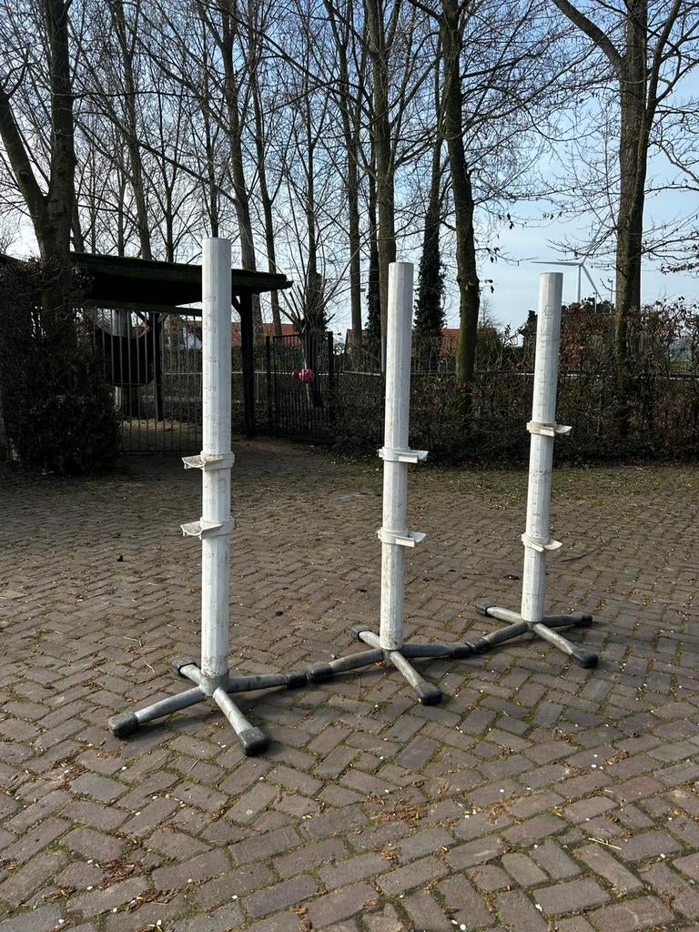 Staanders lichtgewicht, Ophalen, Zo goed als nieuw, Springen