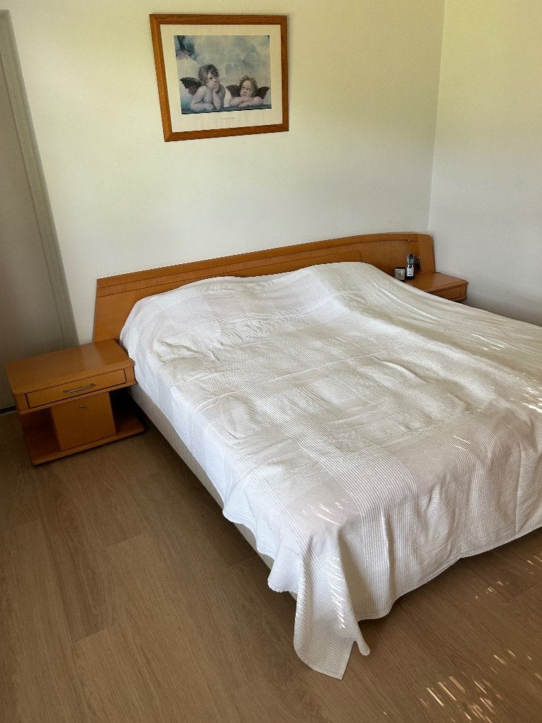 Complete slaapkamer, 2 boxspring bedden, kasten en spiegel, Ophalen, Gebruikt, Bruin, Tweepersoons