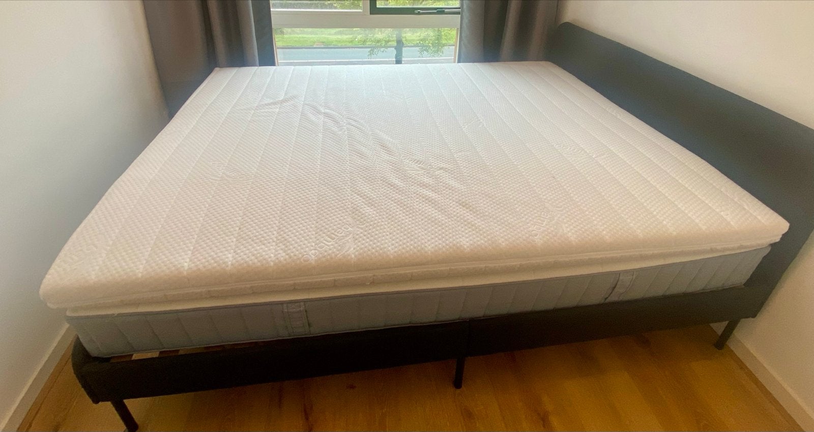 Tweepersoonsbed met matras en topper - Zo goed als nieuw, Huis en Inrichting, Ophalen, Zwart, Tweepersoons, Zo goed als nieuw
