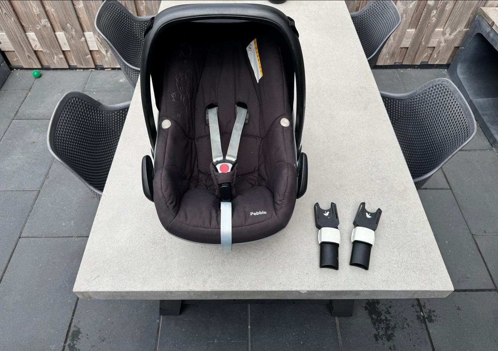 Maxi-Cosi Pebble autostoel met adapters en zonnekap, Ophalen, Autogordel of Isofix, Gebruikt, Zijbescherming