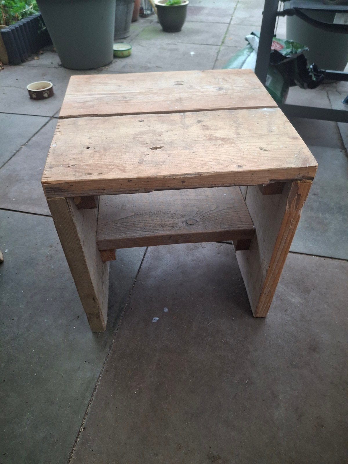 Houten tafeltje nachtkastje, Ophalen, Rond, Hout, Minder dan 55 cm