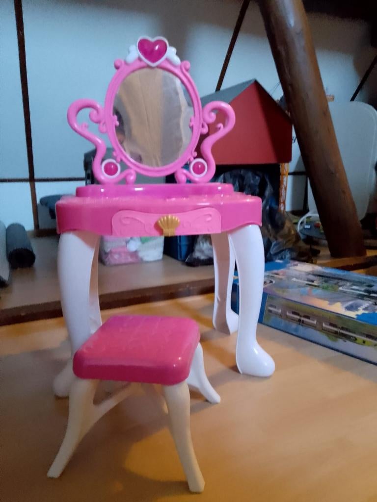Make-up tafeltje voor kinderen, Ophalen