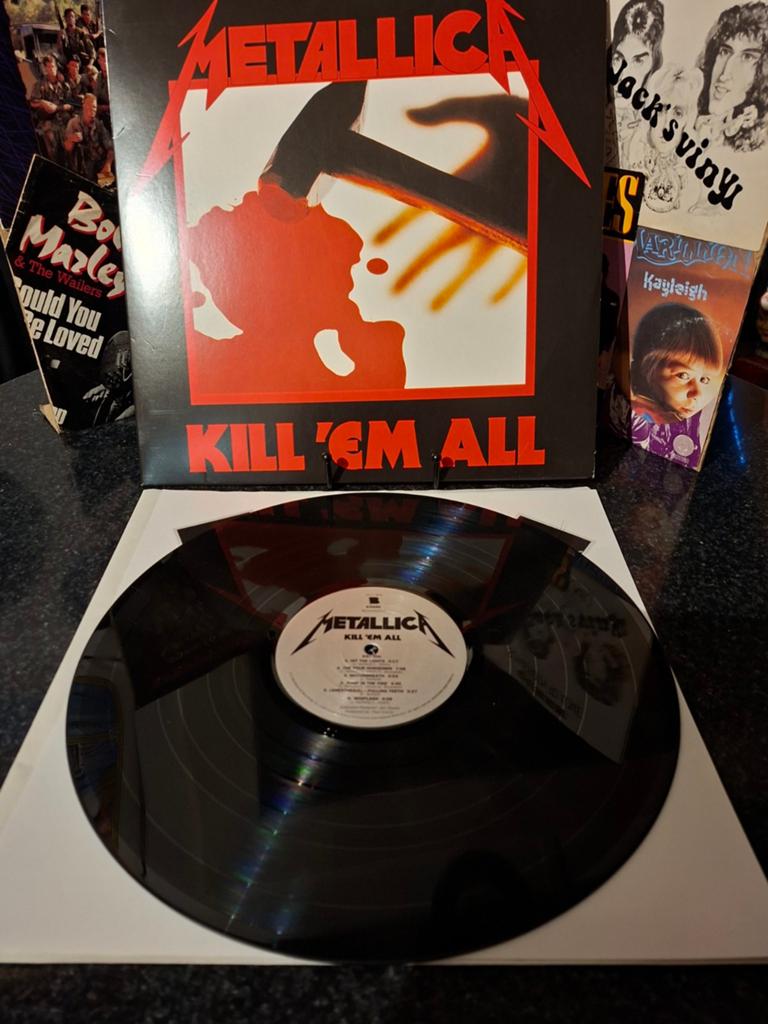 Metallica - Kill 'Em All LP (Vinyl)  2015, Cd's en Dvd's, 2010 - 2019, Ophalen of Verzenden, Zo goed als nieuw, Fotohoes