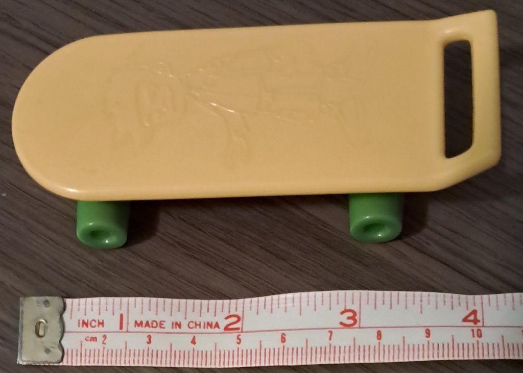 McD skateboard (2006), Ophalen of Verzenden, Overige figuren, Gebruikt, Beeldje of Figuurtje