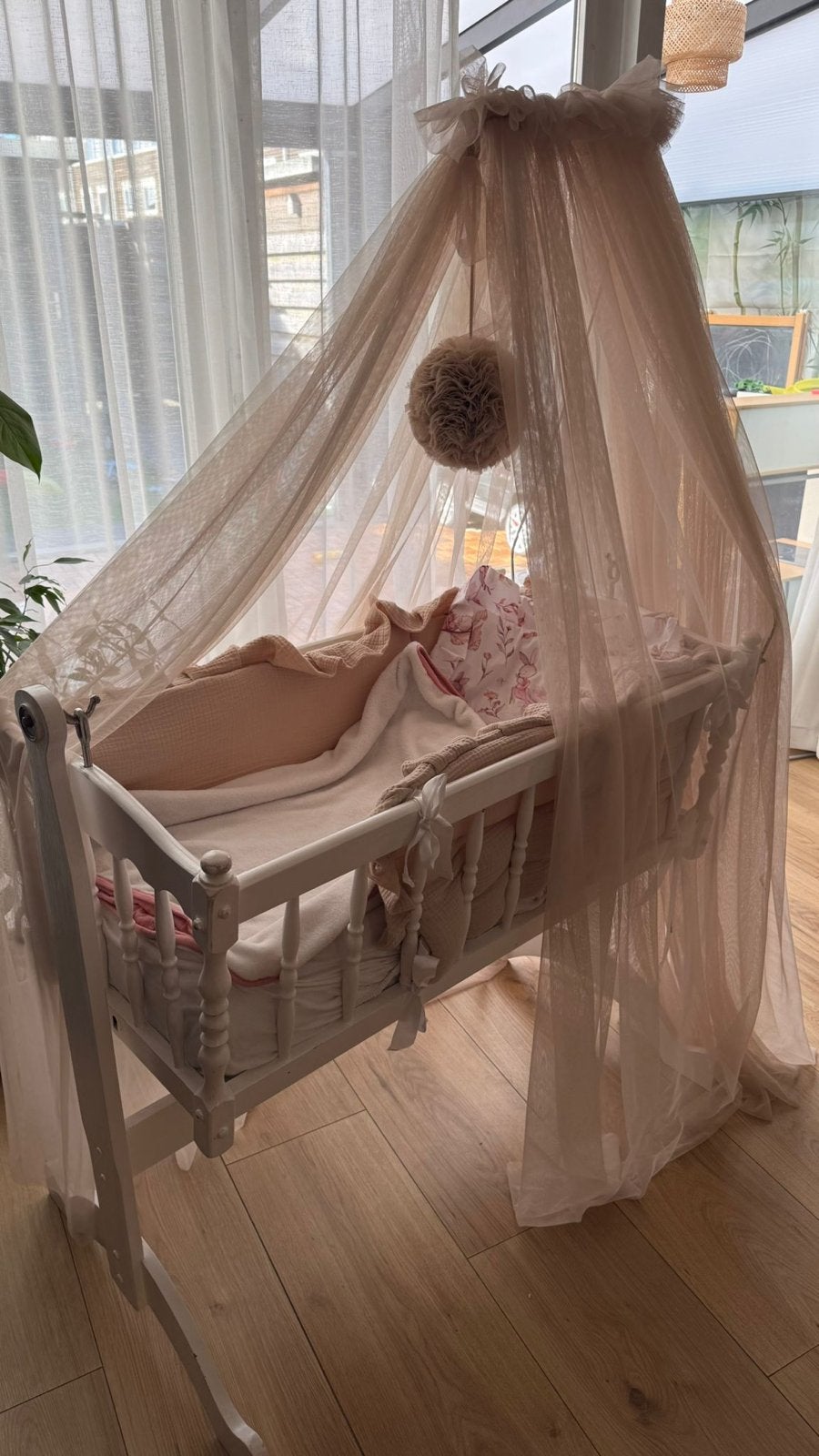 Prachtige witte wieg met hemeltje, Kinderen en Baby's, Ophalen of Verzenden, Gebruikt, Wieg