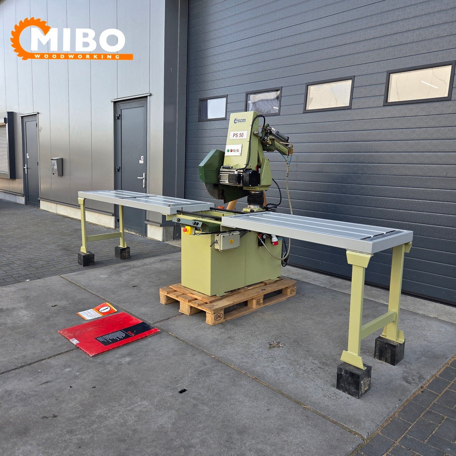 Stromab afkortzaag pendelzaag ** 500mm zaag plus rollerbanen, Doe-het-zelf en Verbouw, Gereedschap | Zaagmachines, 70 mm of meer