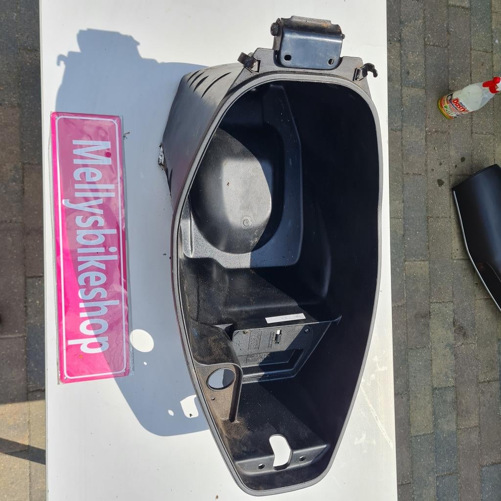 SYM DD buddybak helmbak zadelbak, Motoren, Ophalen of Verzenden, Sym, Info@sym.nl, NL