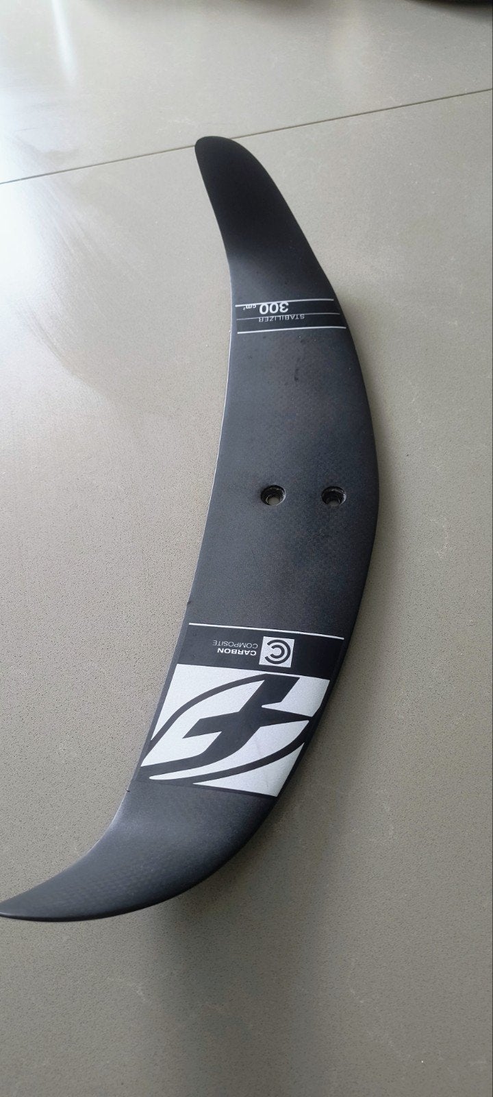 F-one carbon surf foil stabilizer 300 cm2, Geen board, Ophalen of Verzenden, Zo goed als nieuw