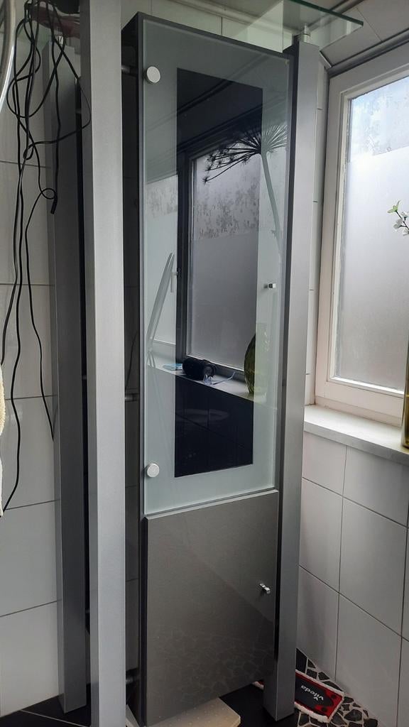 2 Prachtige kasten met glas en chroom, Ophalen, Zo goed als nieuw