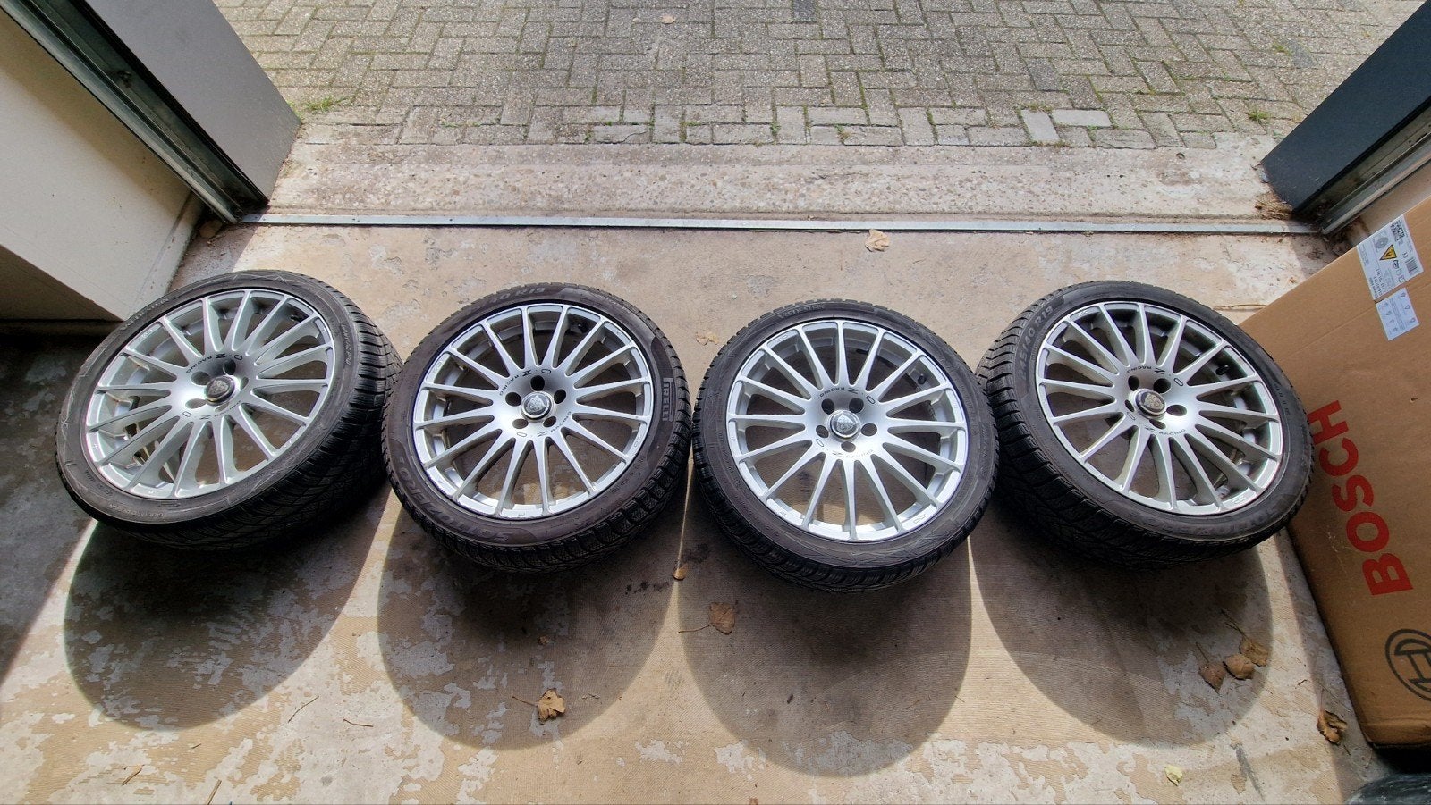 OZ Racing Superturismo GT 19 inch velgen met winterbanden, Banden en Velgen, Winterbanden, Personenwagen, Ophalen