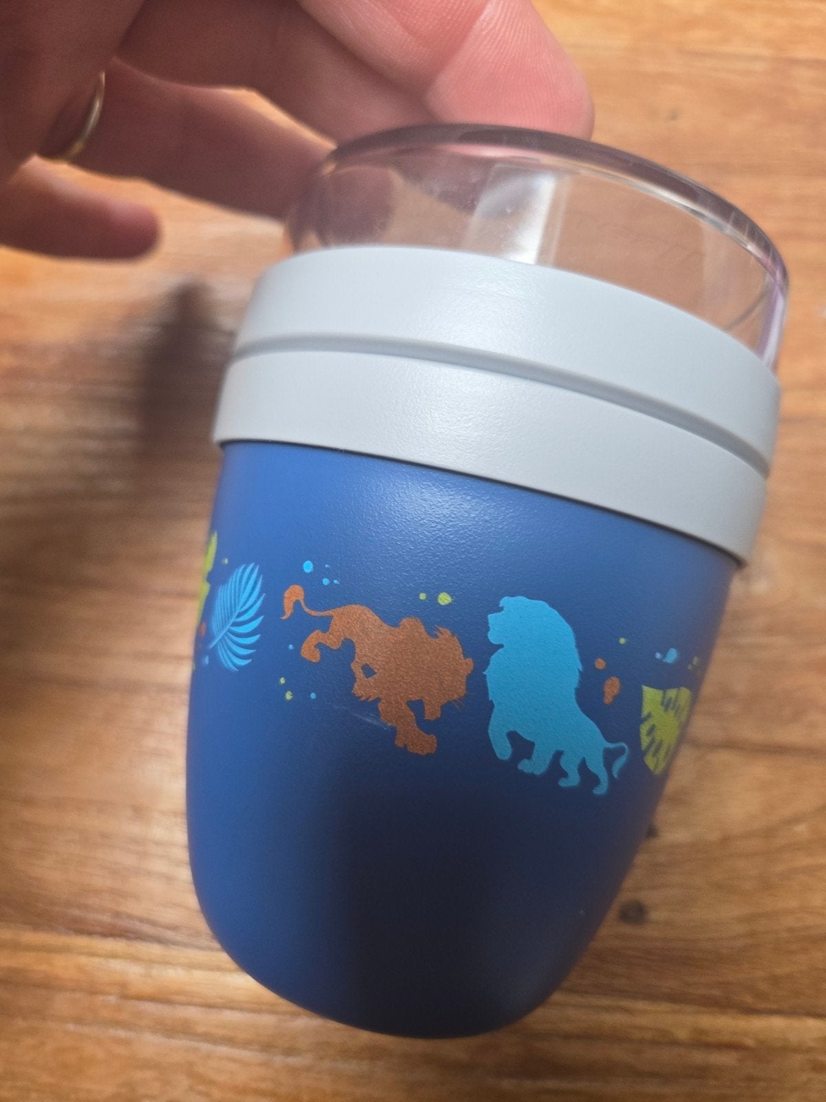 Yoghurtbeker Lion King met 2 Vakken, Huis en Inrichting, Overige typen, Ophalen of Verzenden, Zo goed als nieuw, Blauw