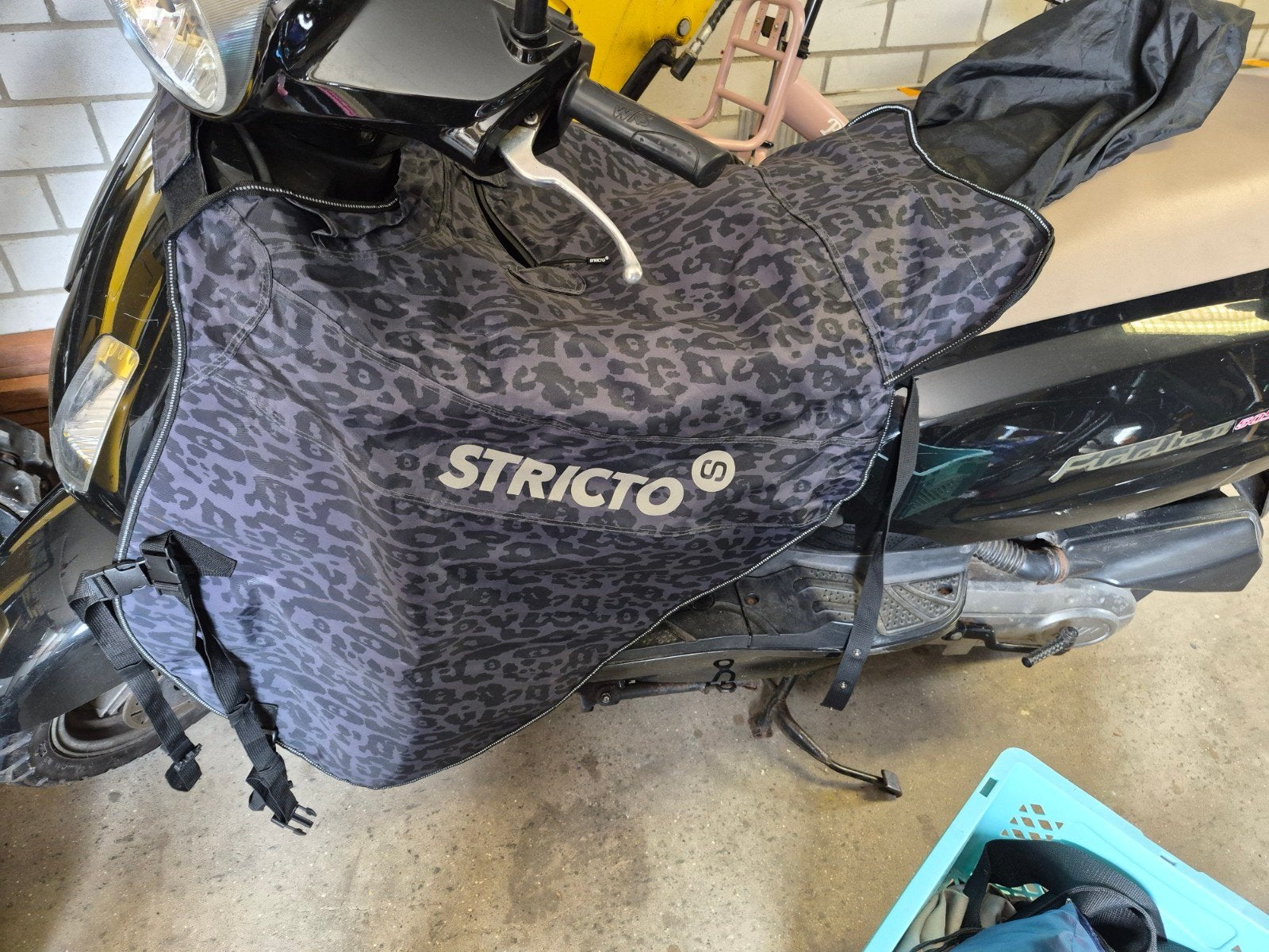 Stricto Premium Scooter Beenkleed Luipaard Grijs, Fietsen en Brommers, Ophalen of Verzenden, Zo goed als nieuw, Overige typen