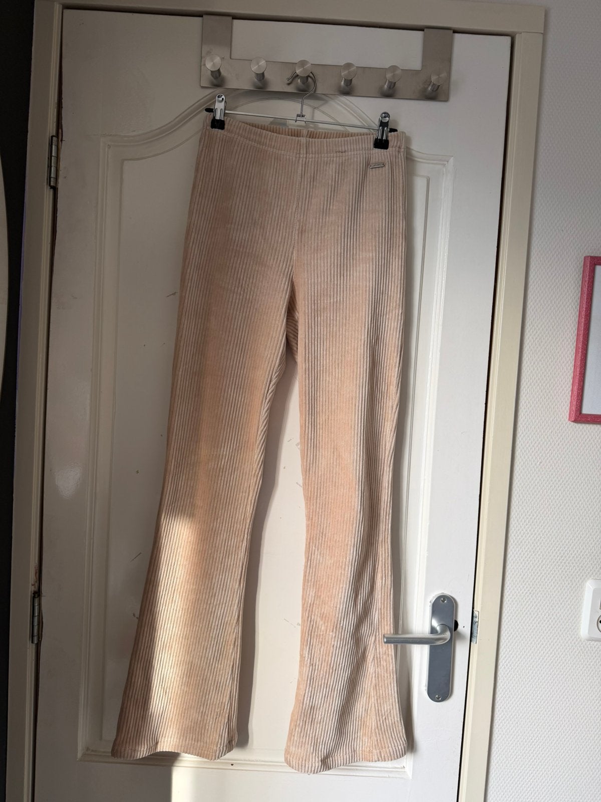 Ambika Rib Flared Pants Beige / Zand – Maat M, Maat 38/40 (M), Beige, Ophalen of Verzenden, Zo goed als nieuw