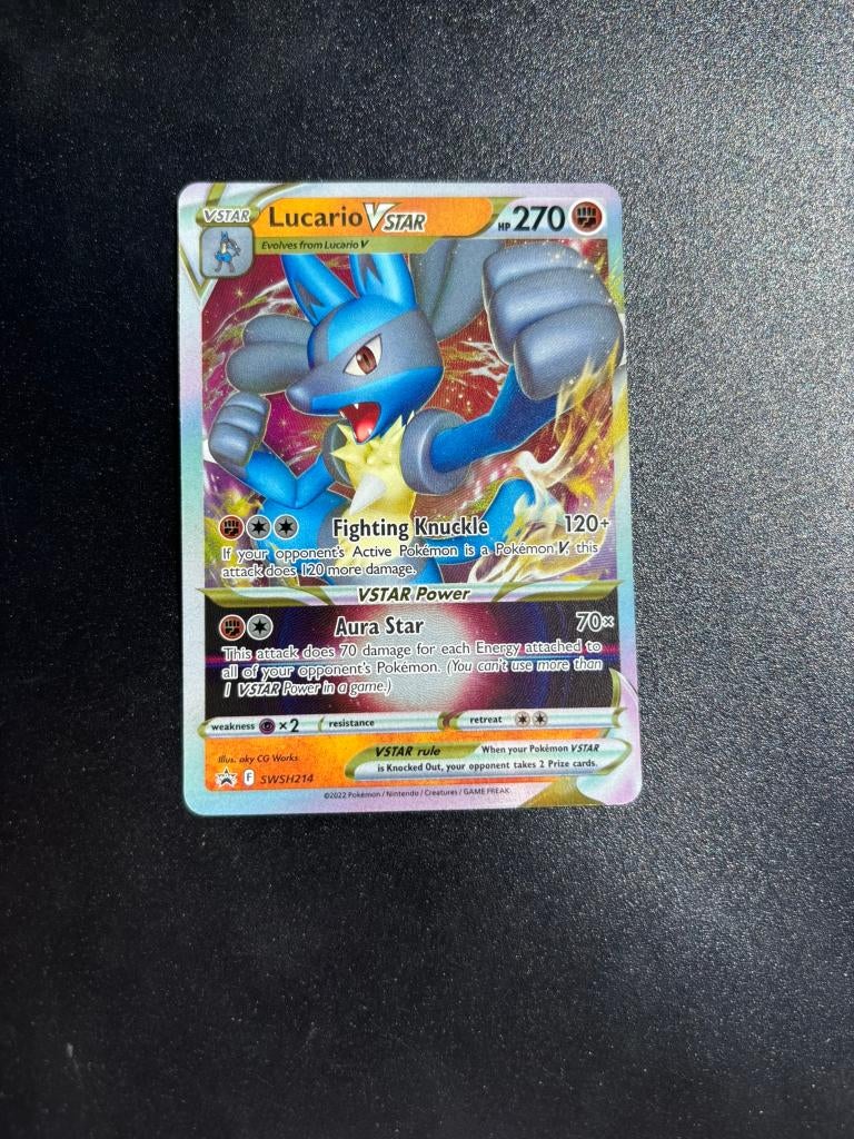 Lucario VSTAR (SWSH 214), Ophalen of Verzenden, Zo goed als nieuw