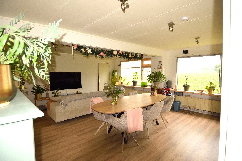 Zeer ruime nette woonunit 112m² (uitbreidbaar tot 127m²), Ophalen