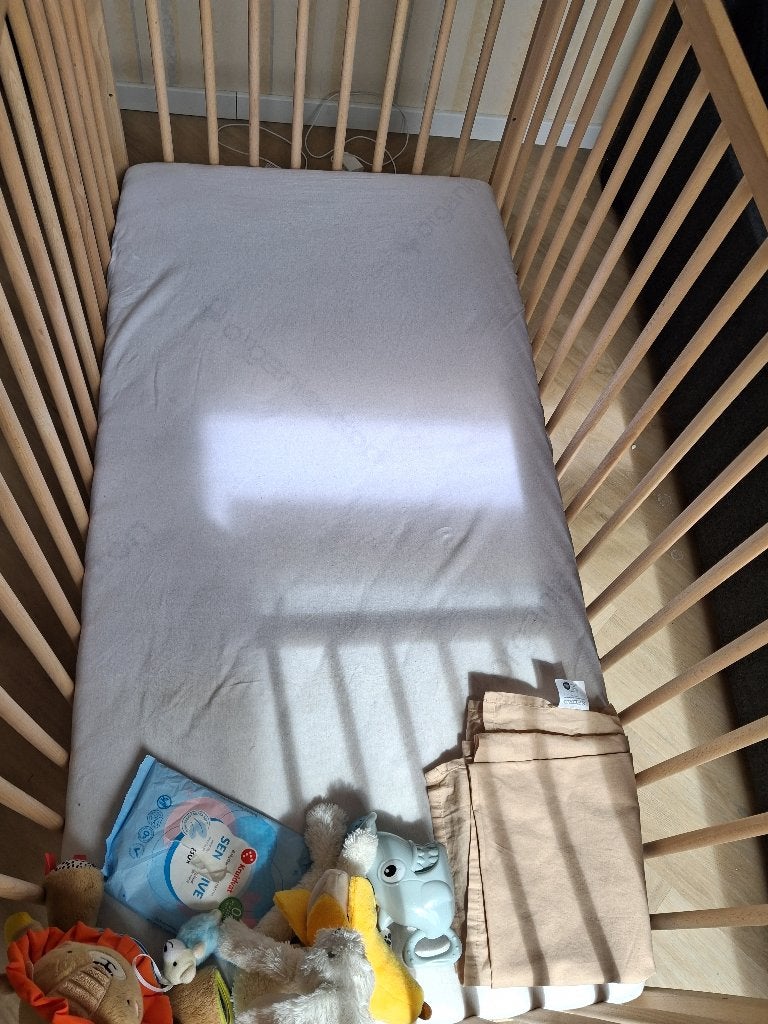 baby bed from IKEA, Ophalen, Zo goed als nieuw, Ledikant