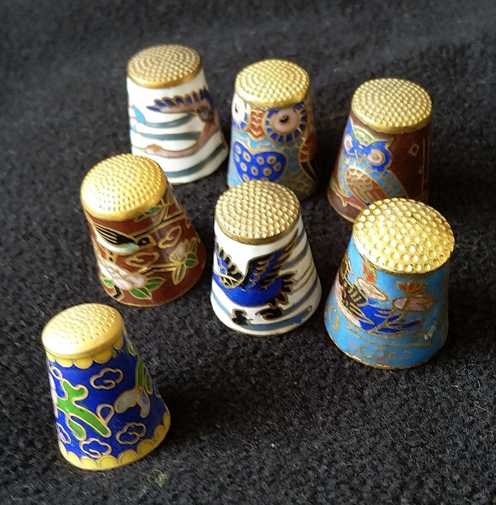 lot van 7 koperen geemailleerde cloisonne vingerhoedjes, Ophalen of Verzenden, Zo goed als nieuw, Overige materialen, Buitenland