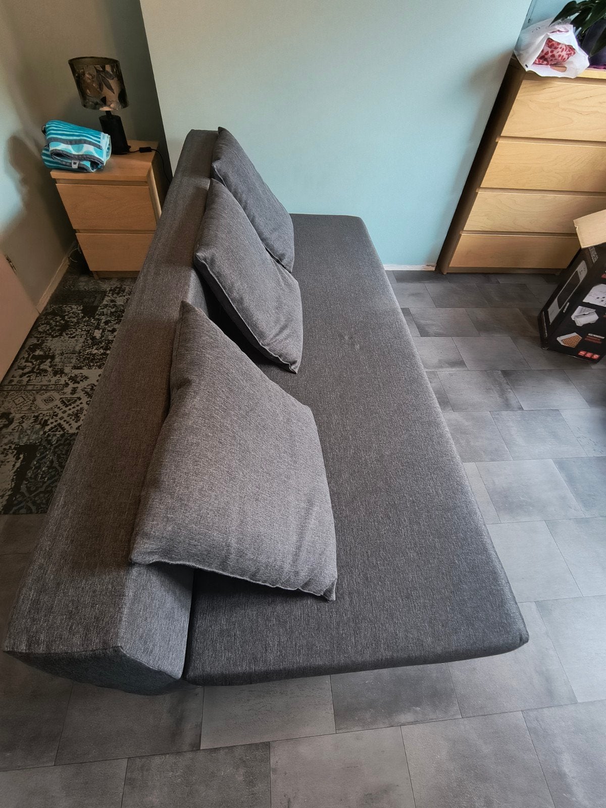 Foto 5 van Mooi grijs slaapbank met opbergruimte