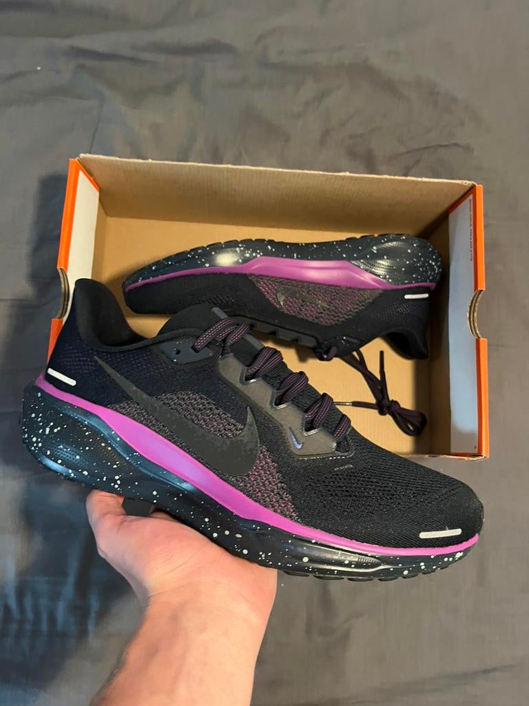 Nike Air Zoom Pegasus 41 Dark Obsidian - Maat 42.5, Nieuw, Ophalen of Verzenden, Hardlopen, Hardloopschoenen