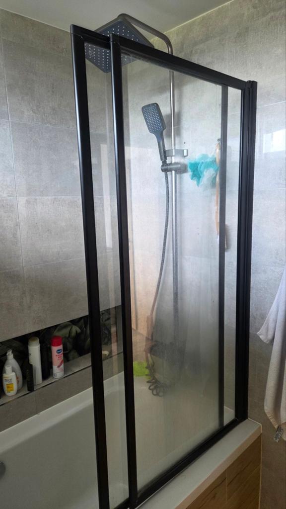 Douchescherm voor bad, zwart frame, schuifbaar, Ophalen of Verzenden, Gebruikt, Glas, Douche