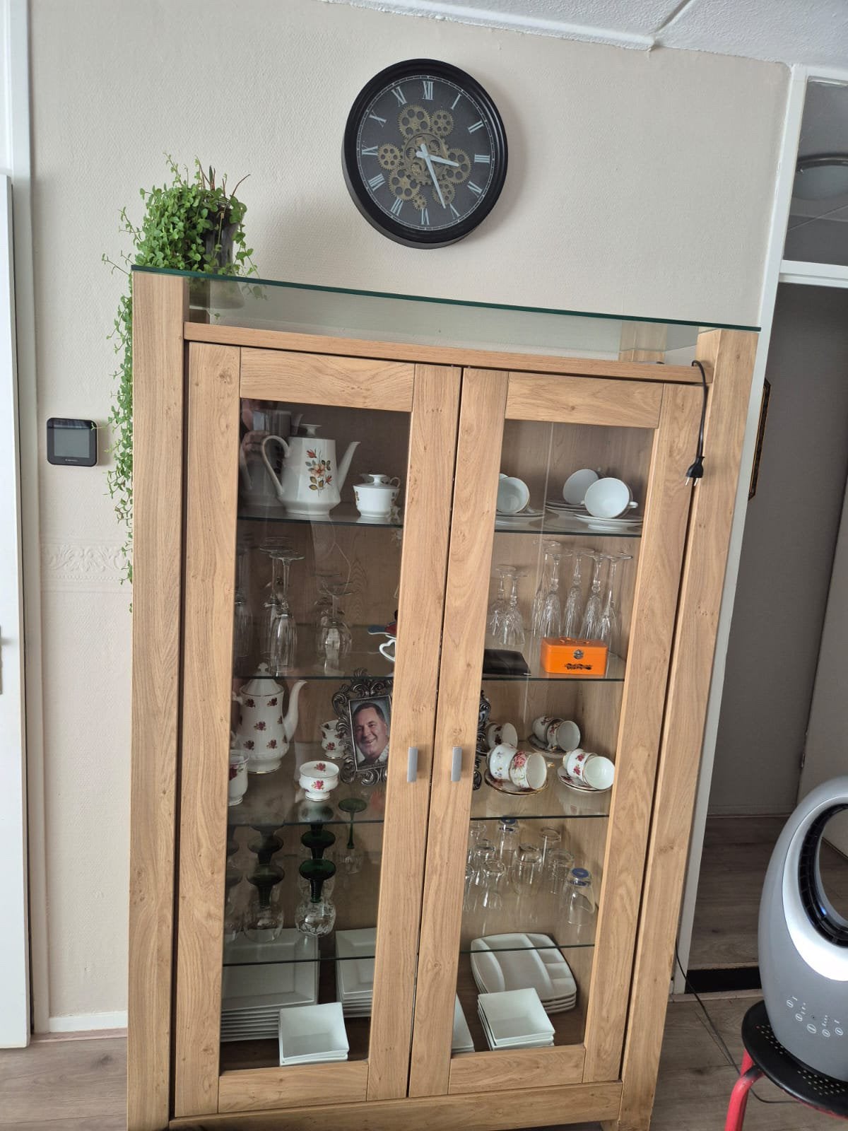 Gratis vitrine kast, Huis en Inrichting, Kasten | Vitrinekasten, Overige materialen, Gebruikt, 150 tot 200 cm, 25 tot 50 cm