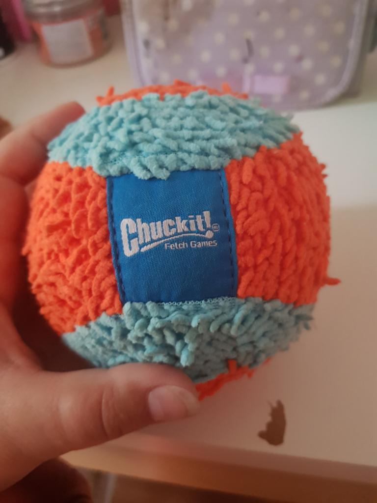 ZGAN Chuckit indoor hondenbal, Dieren en Toebehoren, Hondenspeelgoed, Ophalen of Verzenden, Zo goed als nieuw, Apporteerspeelgoed