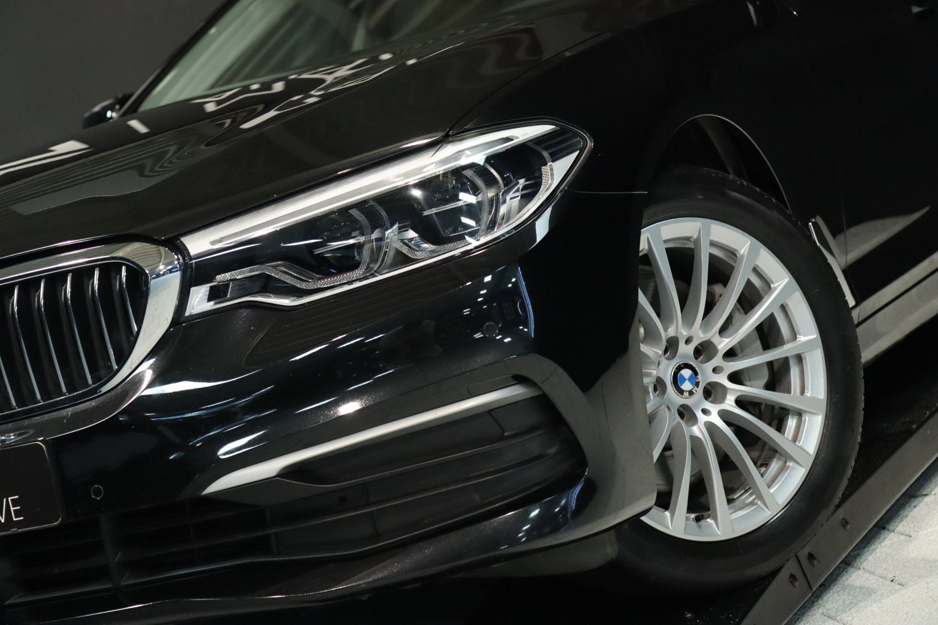 BMW 5-serie 530i / LIVE COCKPIT / HUD / ACC / CAMERA / LEDER, Auto's, Automaat, Achterwielaandrijving, Gebruikt, 4 cilinders