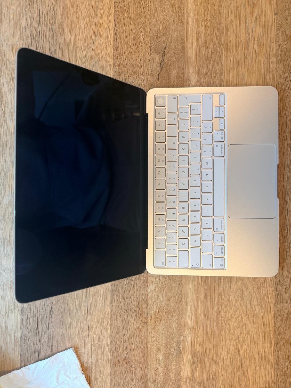 Foto 2 van Apple Macbook Neo (2026) A18 Pro 512GB met Touch ID (zilver)