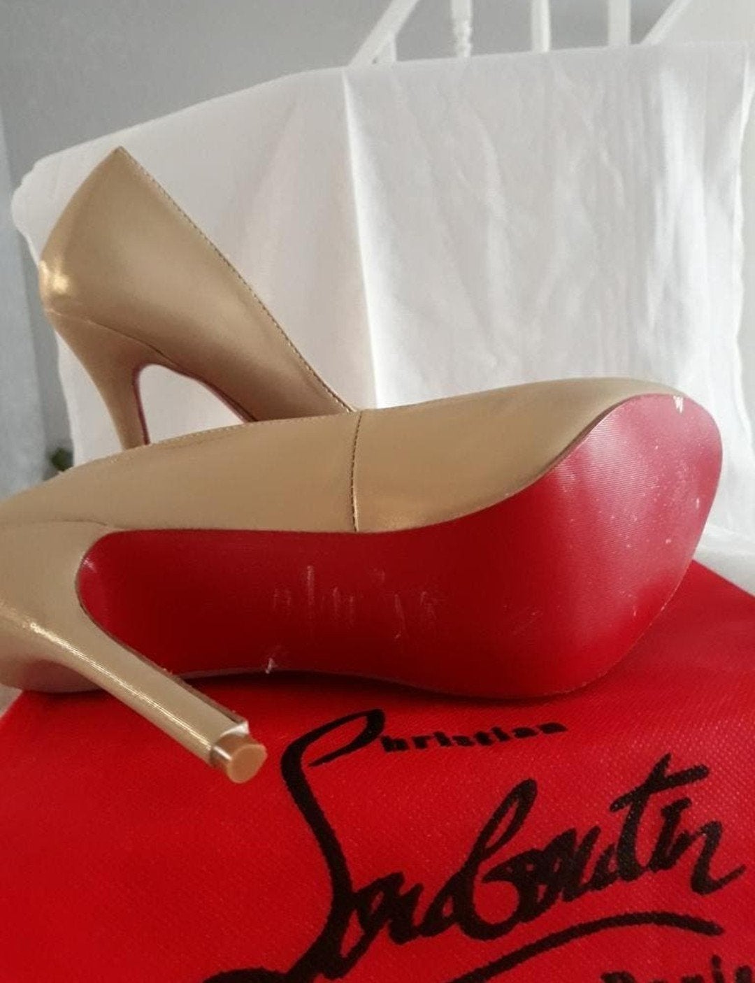 Christian Louboutin Pumps - Beige Lakleer, Verzenden, Nieuw, Beige