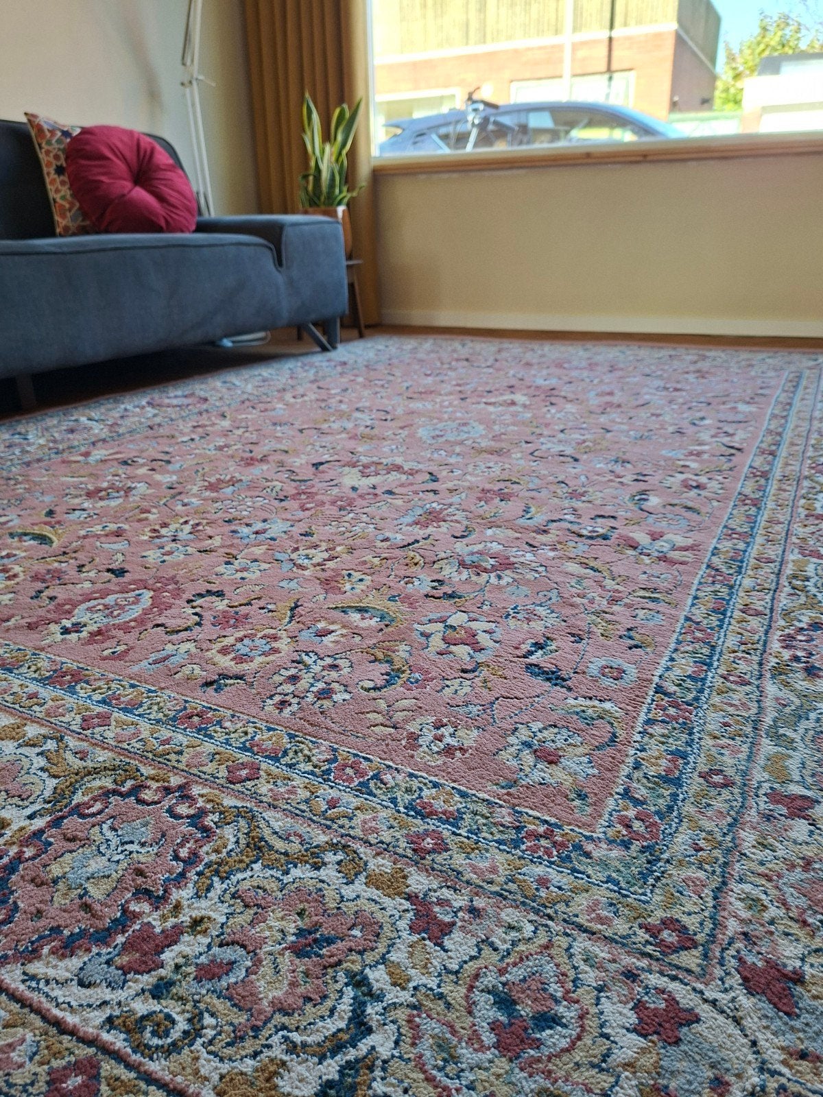 Foto 2 van Prachtig vintage vloerkleed (roze, blauw, geel, groen)