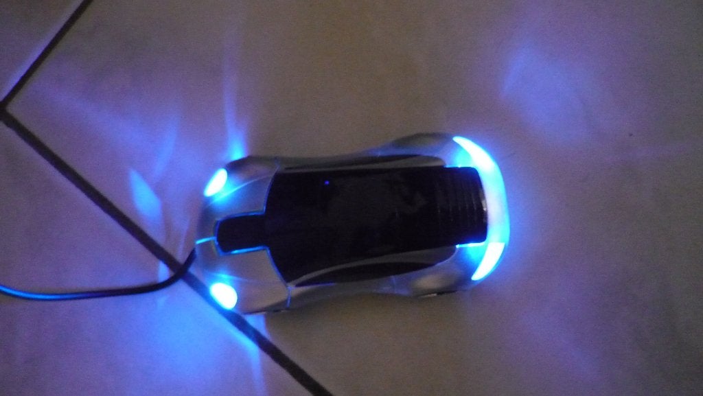 2 VERLICHTE muizen in de vorm van een auto met verlichting, Ophalen of Verzenden
