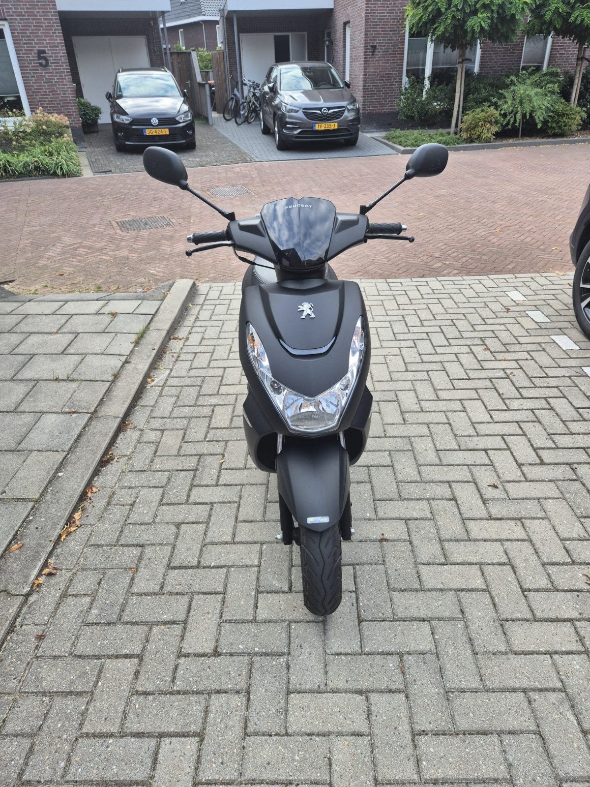 Peugeot Kisbee Scooter - Mat Zwart, Zo goed als nieuw, Overige modellen, Ophalen of Verzenden, Zo goed als nieuw, Benzine