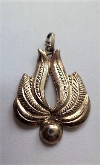 Mooi zilveren hangertje bladen en half bolletje (5808-151), Ophalen of Verzenden, Zo goed als nieuw, Zilver, Zilver