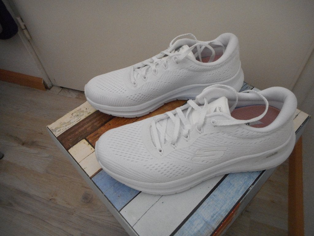 Witte dames Skechers arch fit, Ophalen, Zo goed als nieuw, Wit, Sneakers of Gympen