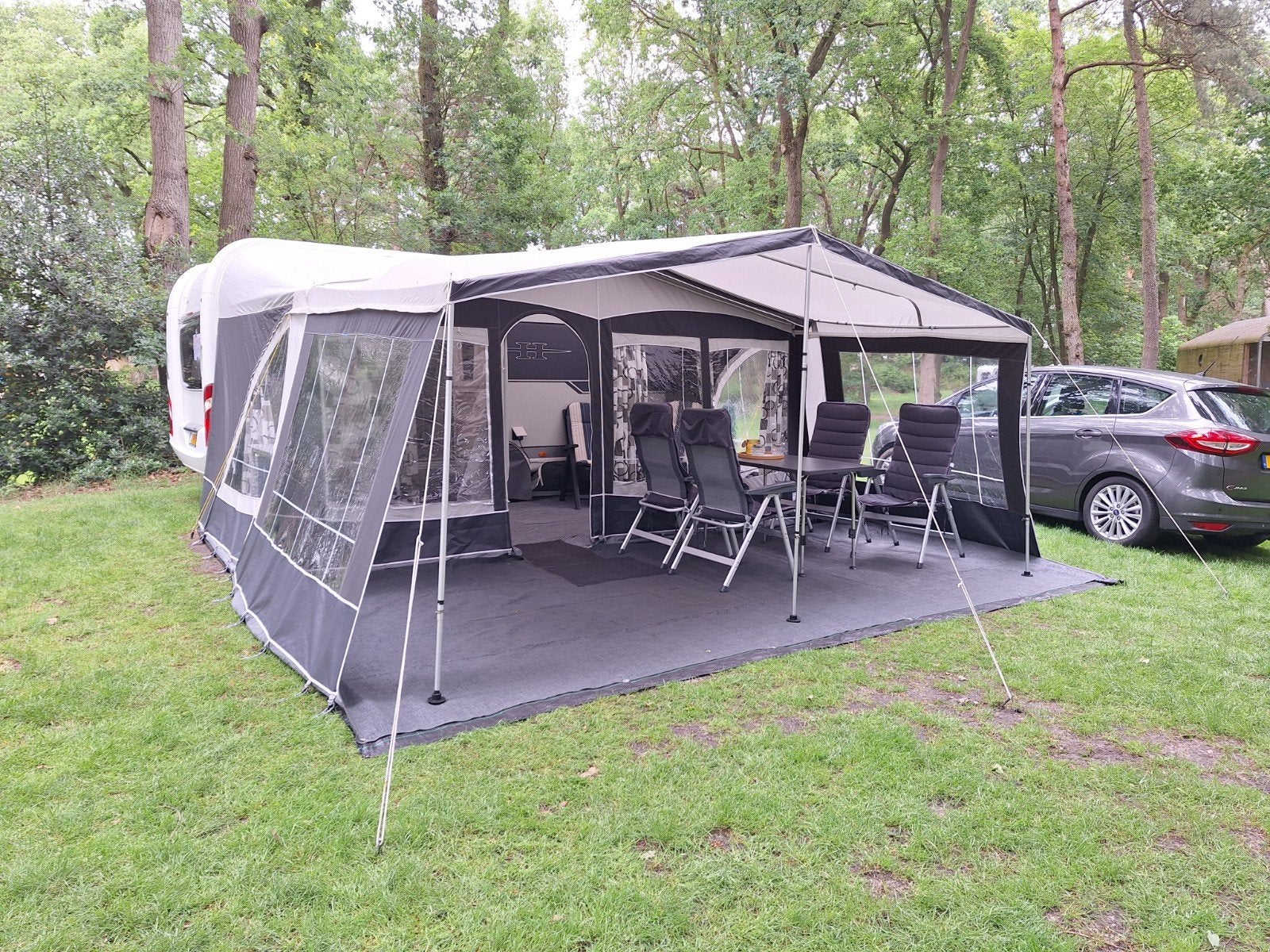 Hobby 460 UFE de luxe edition met mover, Rondzit, Hobby, Schokbreker, Frans bed