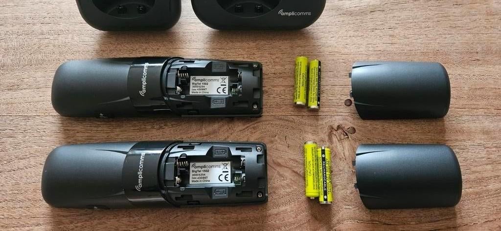 Amplicomms Seniorentelefoon - 2 Handsets + Laders, Telecommunicatie, Vaste telefoons | Handsets en Draadloos, Ophalen of Verzenden