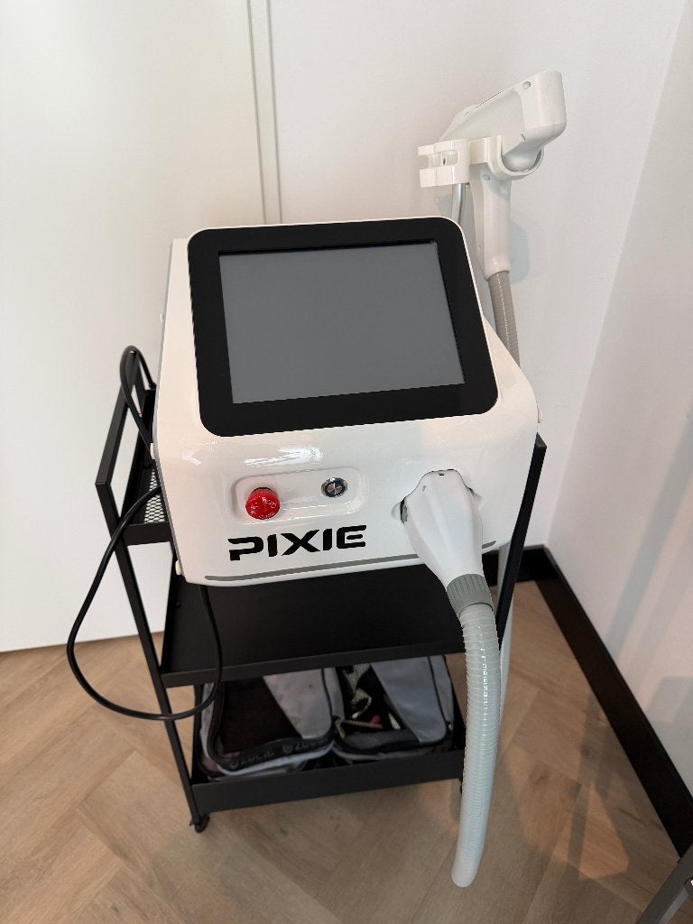 PIXIE Nd:YAG laser – tattoo/PMU verwijderen & carbon peeling, Ophalen, Zo goed als nieuw, Gehele gezicht, Overige typen