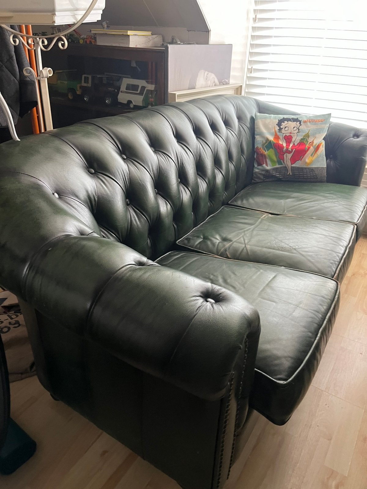 Chesterfield vintage bank flessengroen, Huis en Inrichting, Banken | Sofa's en Chaises Longues, Ophalen, Zo goed als nieuw