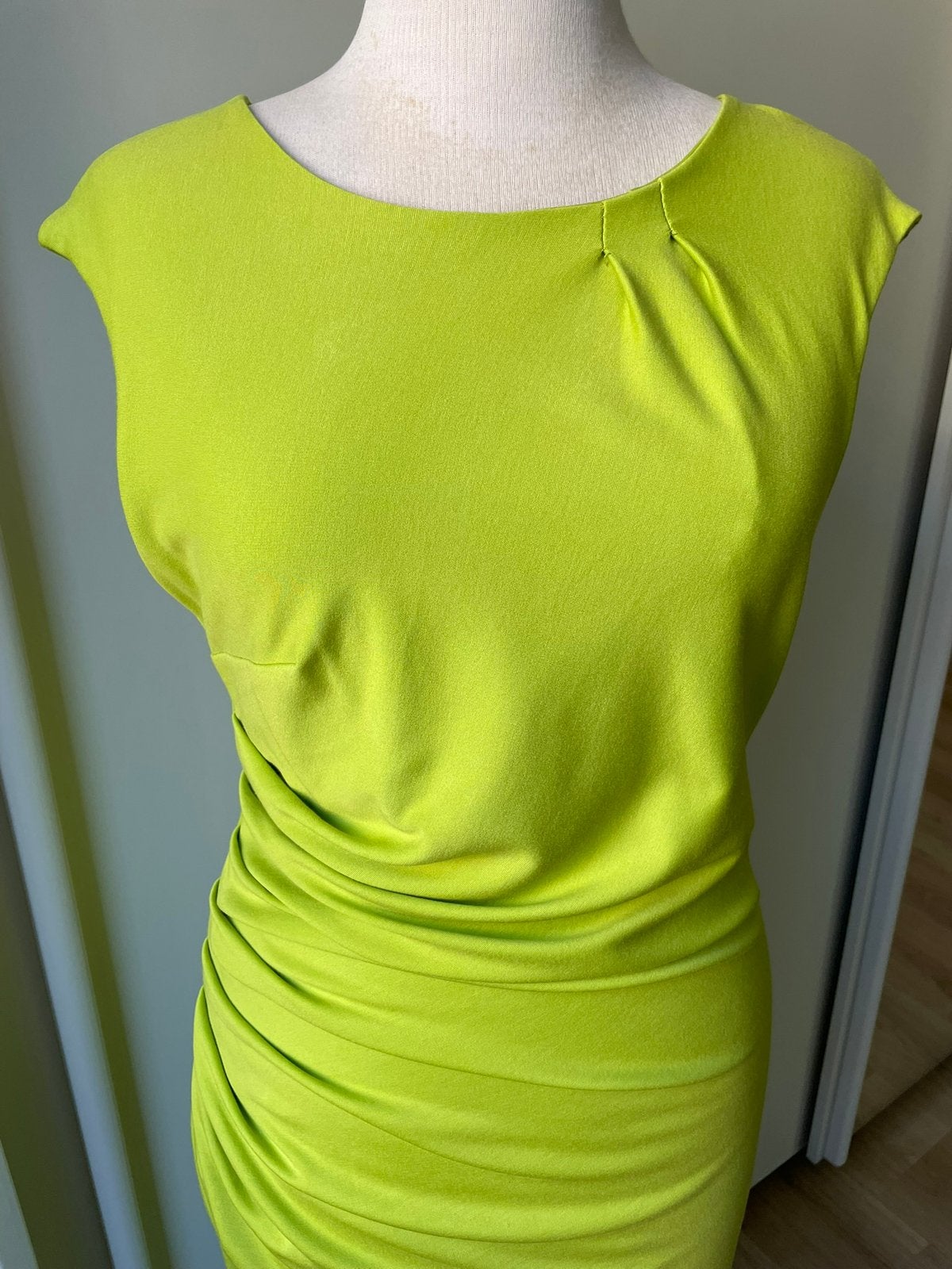 Rinascimento lime groene jurk maat L (valt als M), Maat 42/44 (L), Nieuw, Ophalen of Verzenden, Knielengte