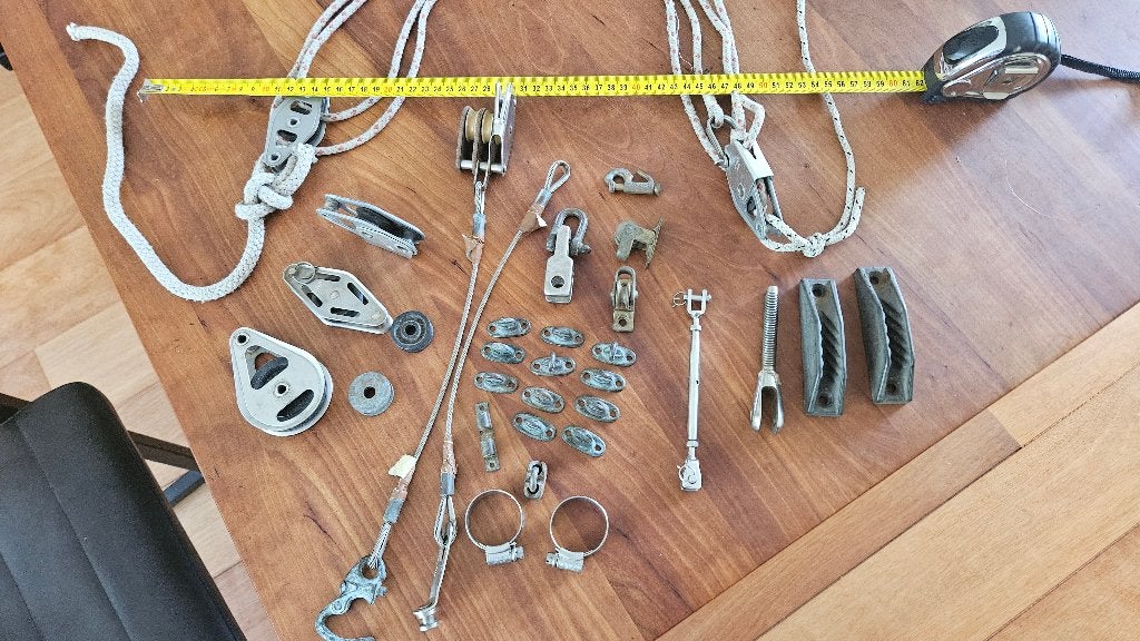 IJzerwaren boot klemmen blokken e.d., Watersport en Boten, Ophalen of Verzenden, Gebruikt, Dekbeslag, Zeilboot