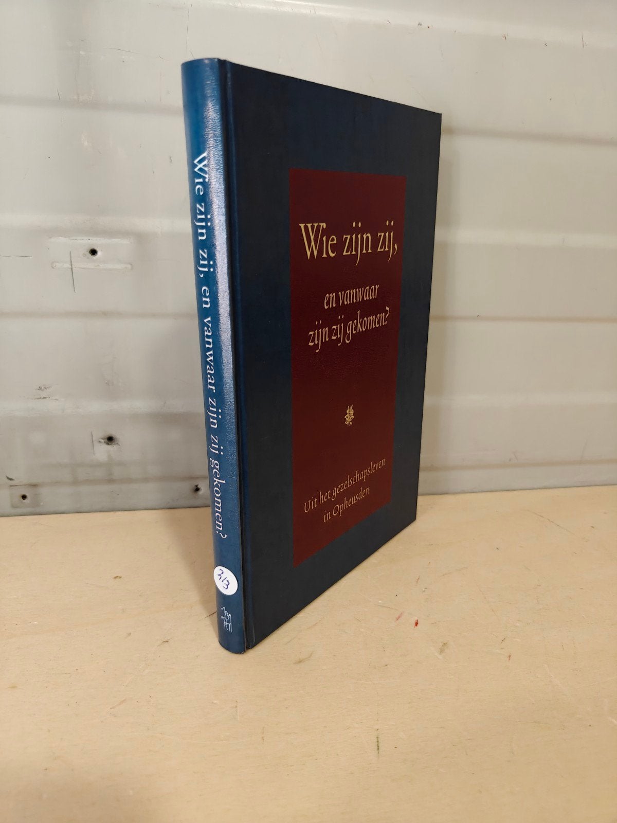 Nr. 213 Ds. A. van Voorden e.a. Wie zijn wij, en vanwaar zij, Ophalen of Verzenden, Zo goed als nieuw, Christendom | Protestants