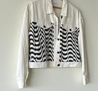 Witte spijkerjas met zwart/wit golfpatroon, Ophalen of Verzenden, Zo goed als nieuw, Wit