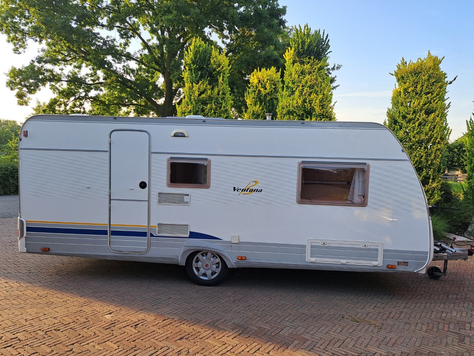 Bürstner Ventana 490 TK, Particulier, Bürstner, 4 tot 5 meter, Schokbreker