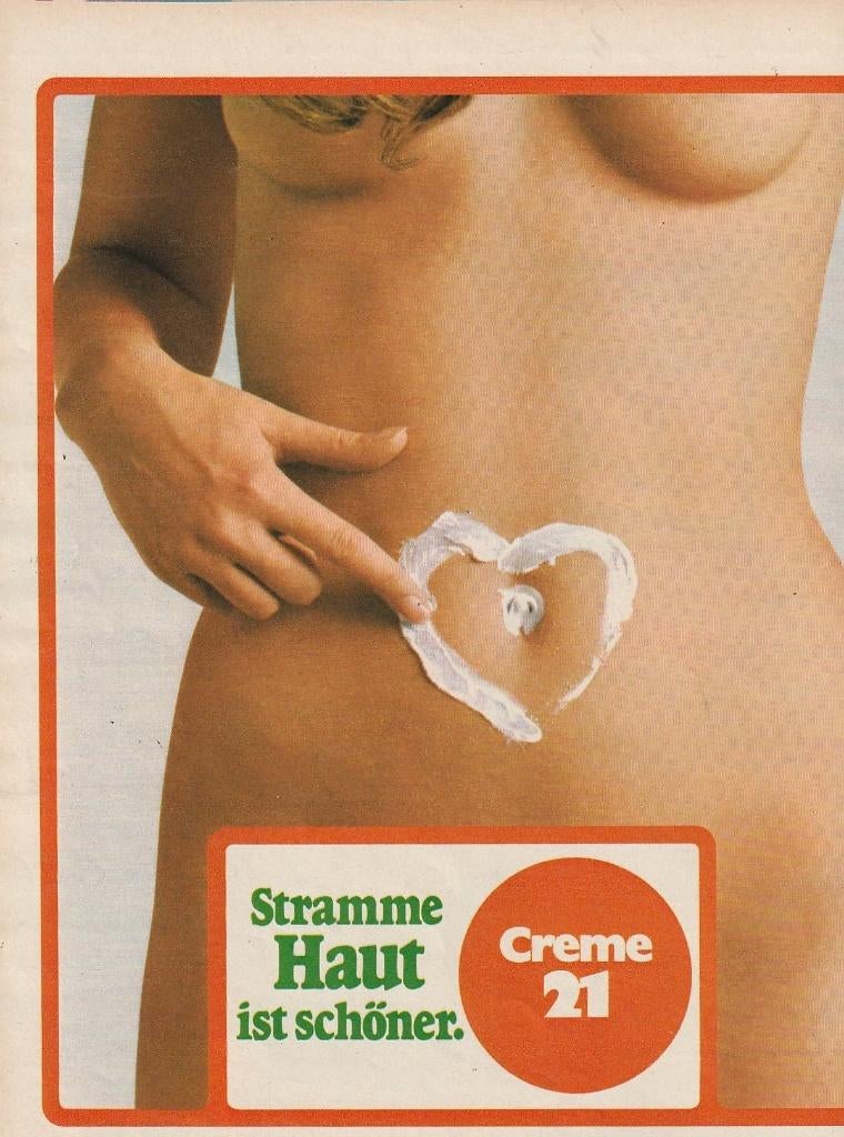 Retro reclame 1974 Crème 21 bodylotion naakte vrouw, Verzamelen, Verzenden, Overige typen