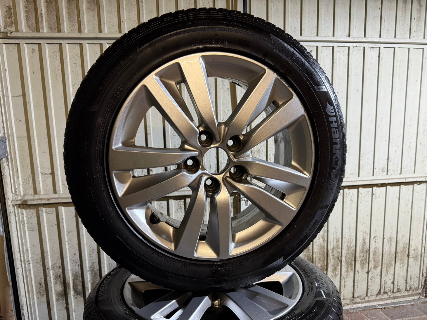 16 Inch velgen + Hankook all season banden 205/55R16 zilver, Ophalen, Gebruikt, 16 inch, Banden en Velgen