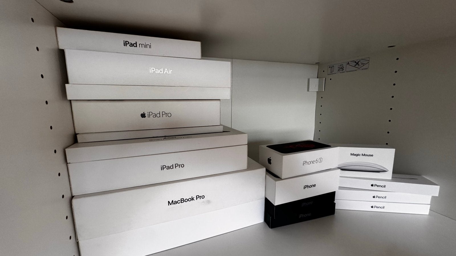 Foto 2 van Diverse Apple productverpakkingen (lege dozen)