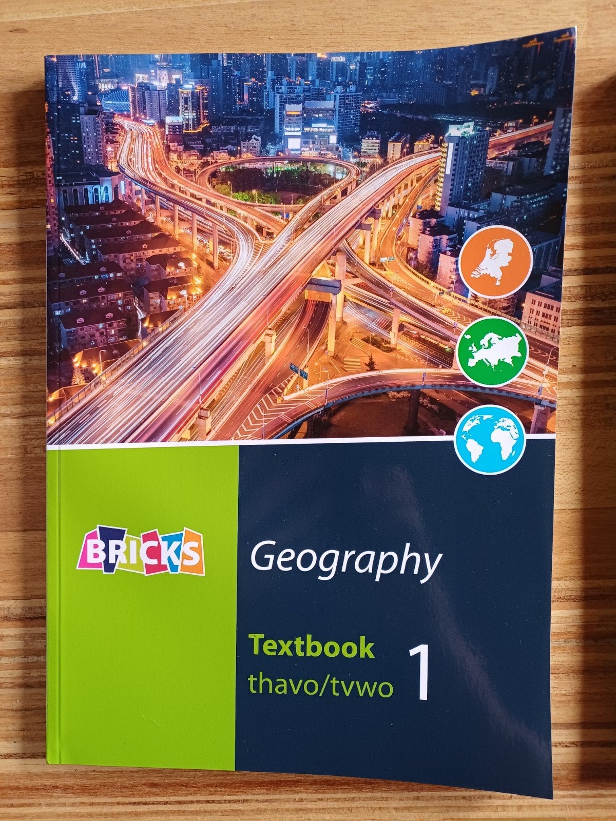 BRICKS Geography Textbook & Workbook thavo/tvwo 1, Onbekend, Nieuw, Ophalen of Verzenden, Gamma