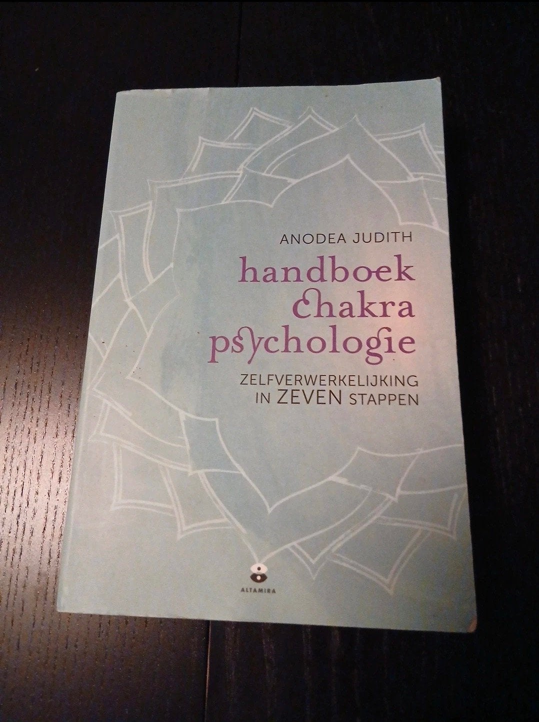 Handboek Chakra Psychologie - Anodea Judith, Ophalen of Verzenden, Zo goed als nieuw, Klinische psychologie, Anodea Judith